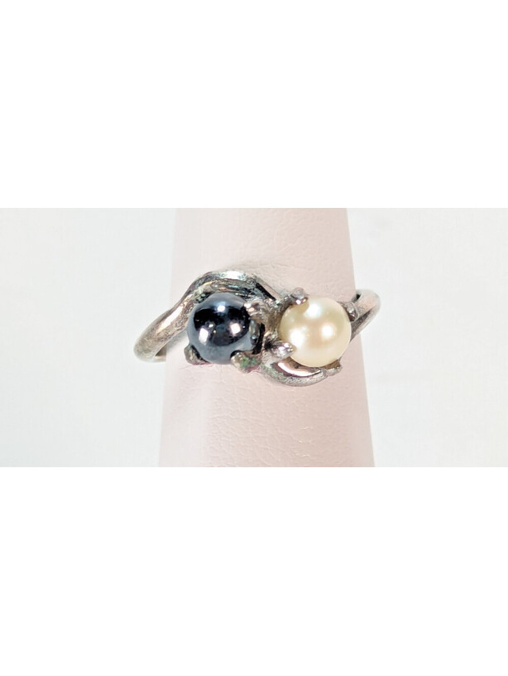 Vintage Sterling Silver Pearl & Hematite Ladies Toi et Moi Ring Size 4.5 Uncas